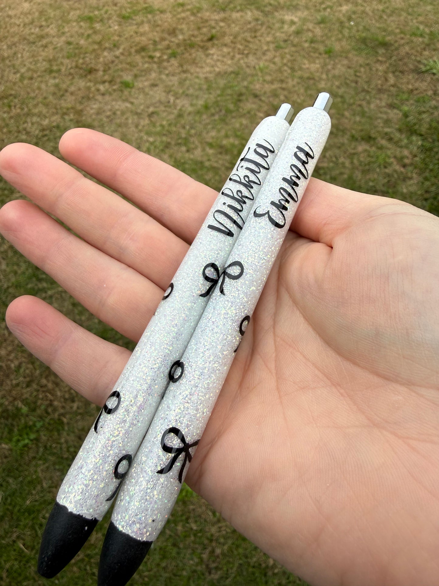 White and Black Epoxy Glitter Pen!