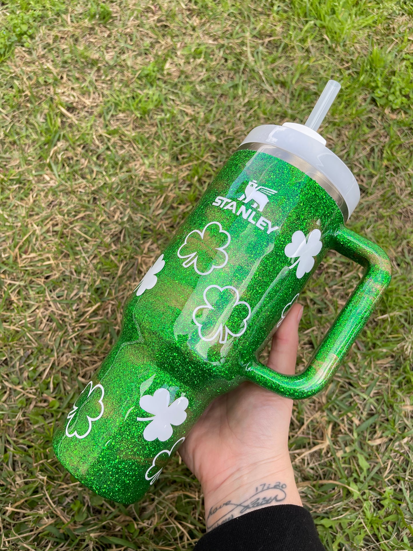 Green and Gold Shamrock Glitter Tumbler