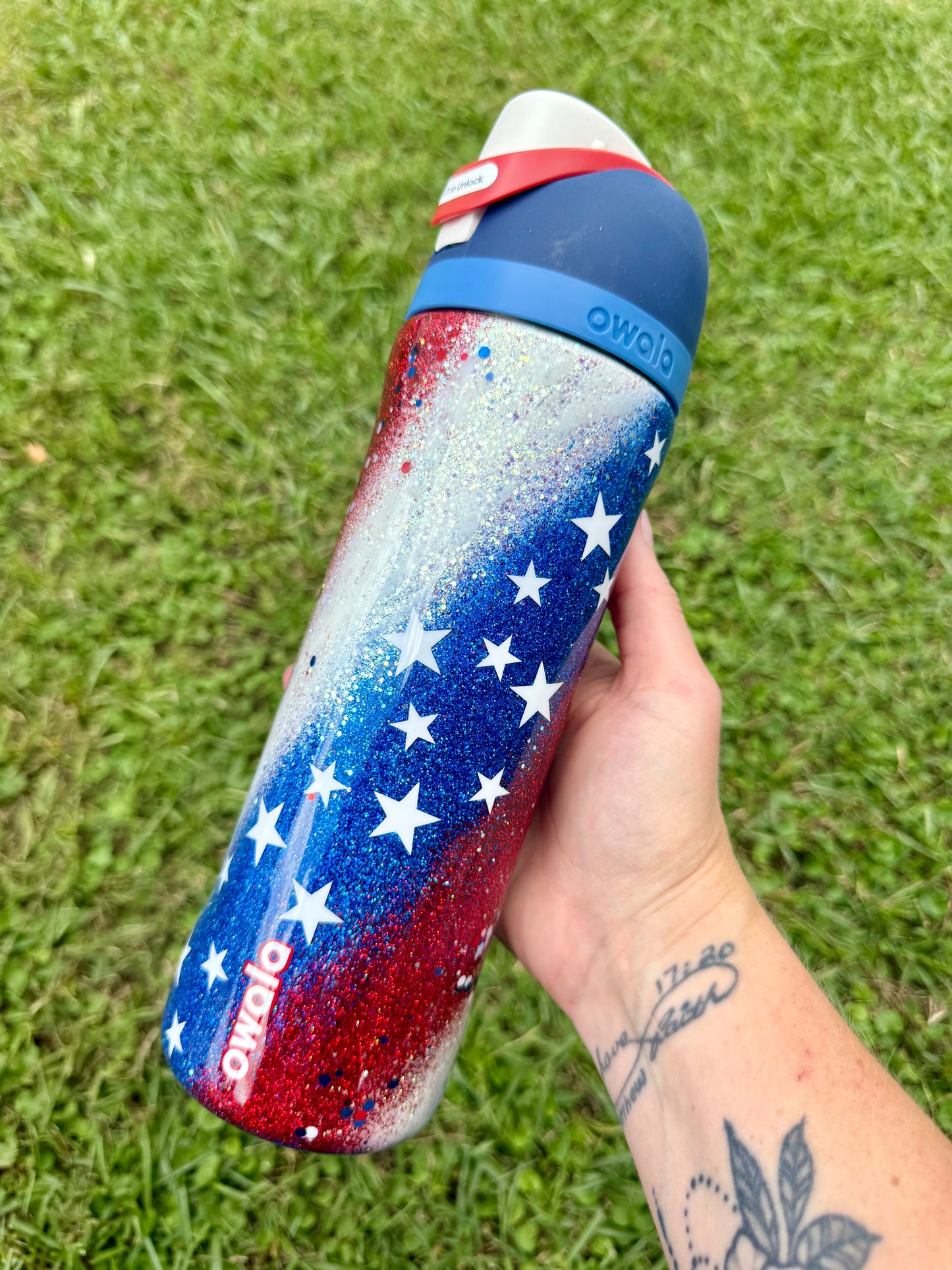 24oz Owala Patriotic Swirl Ready to Ship