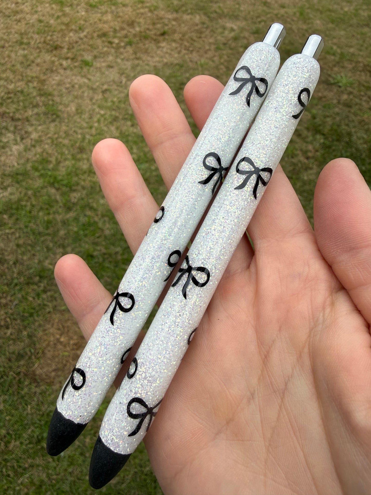 White and Black Epoxy Glitter Pen!