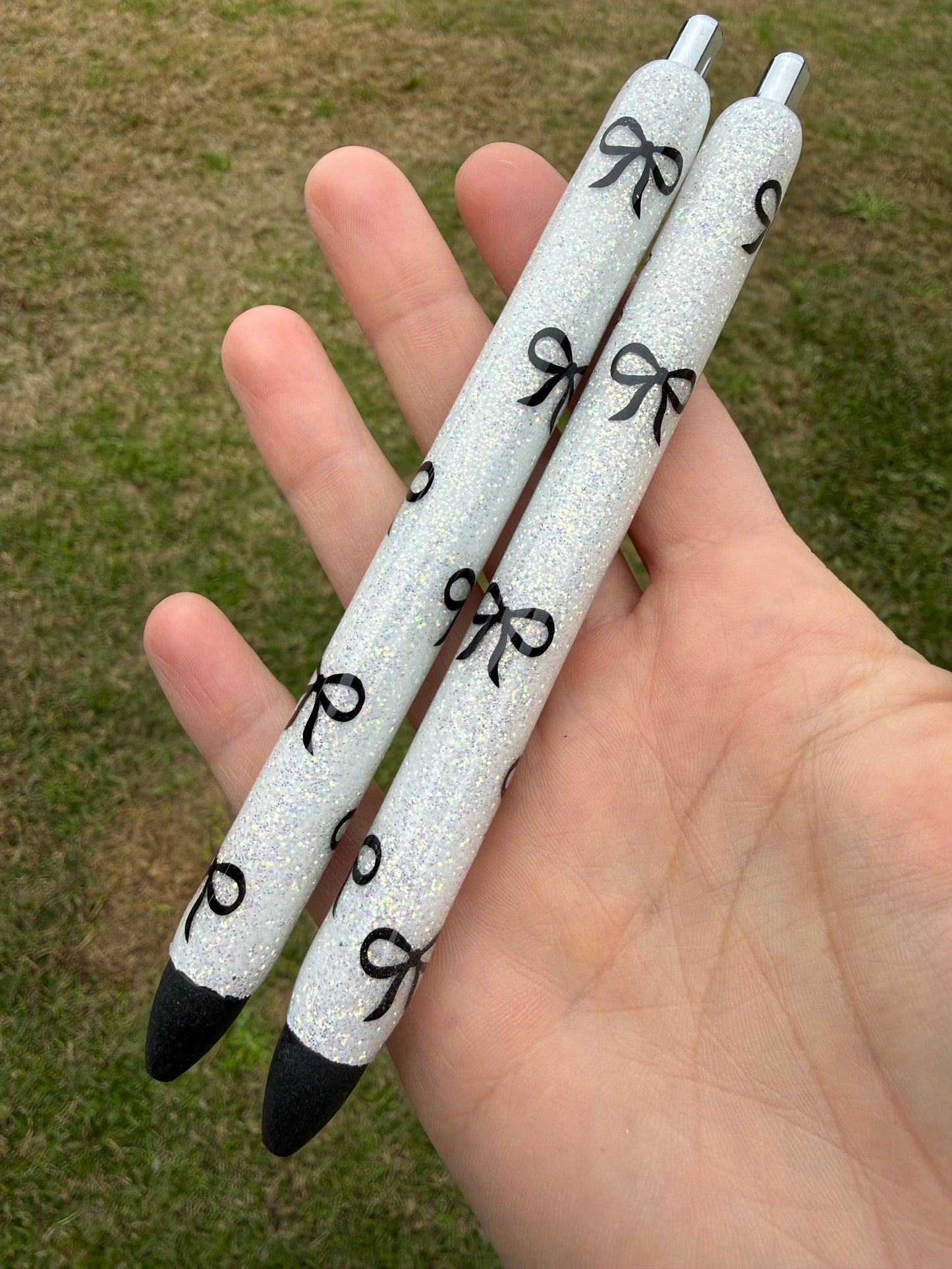 White and Black Epoxy Glitter Pen!