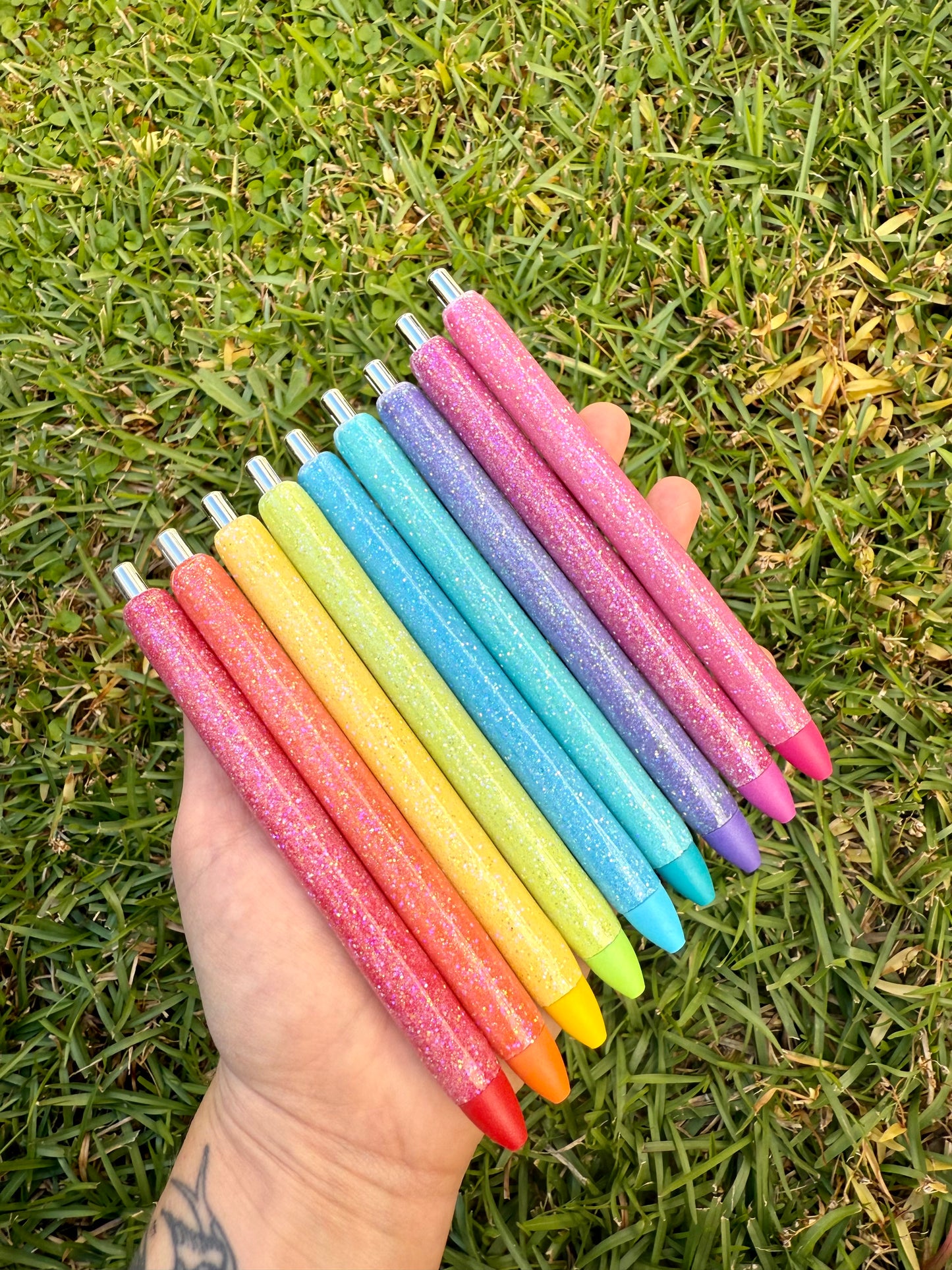 Set of 9 Rainbow Personalizable Epoxy Glitter Pens!