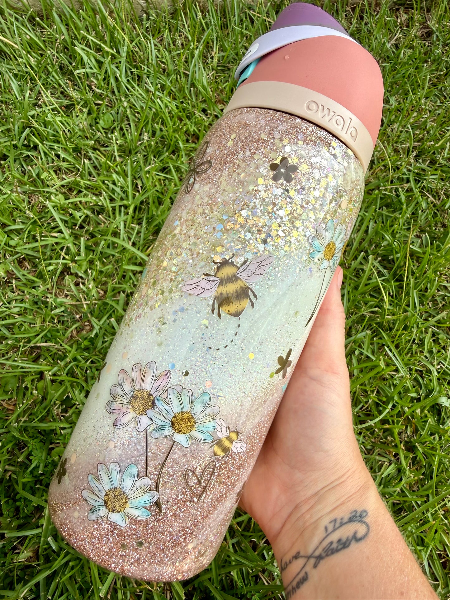 32oz Owala Golden Kindness Swirl Ready to Ship