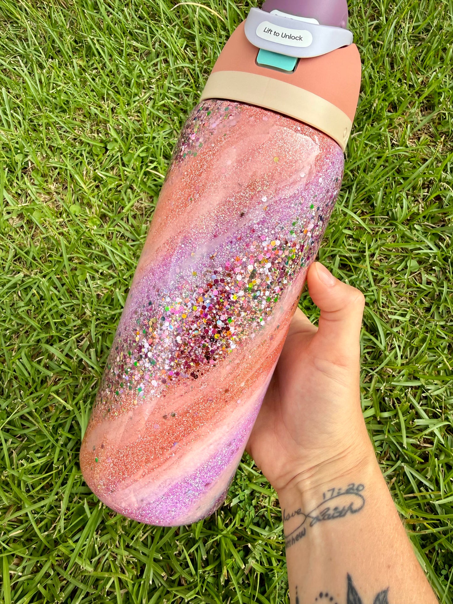 32oz Owala Surfs Edge Swirl Ready to Ship