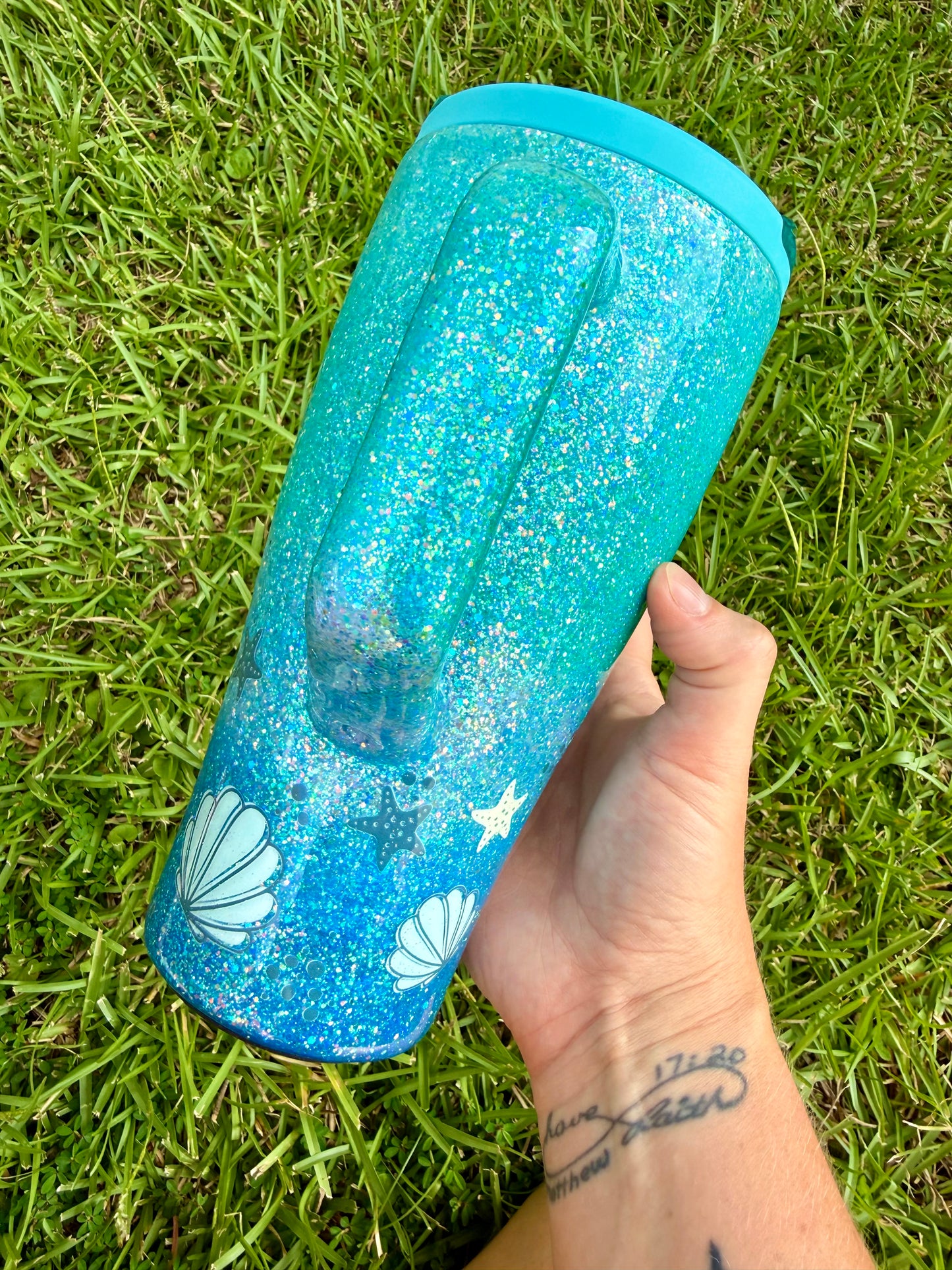 30oz Brumate Era Flip Beach Shells Ready to Ship