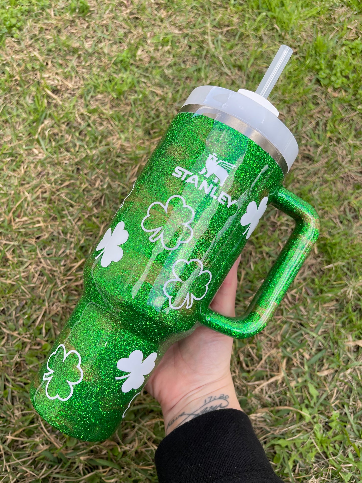 Green and Gold Shamrock Glitter Tumbler
