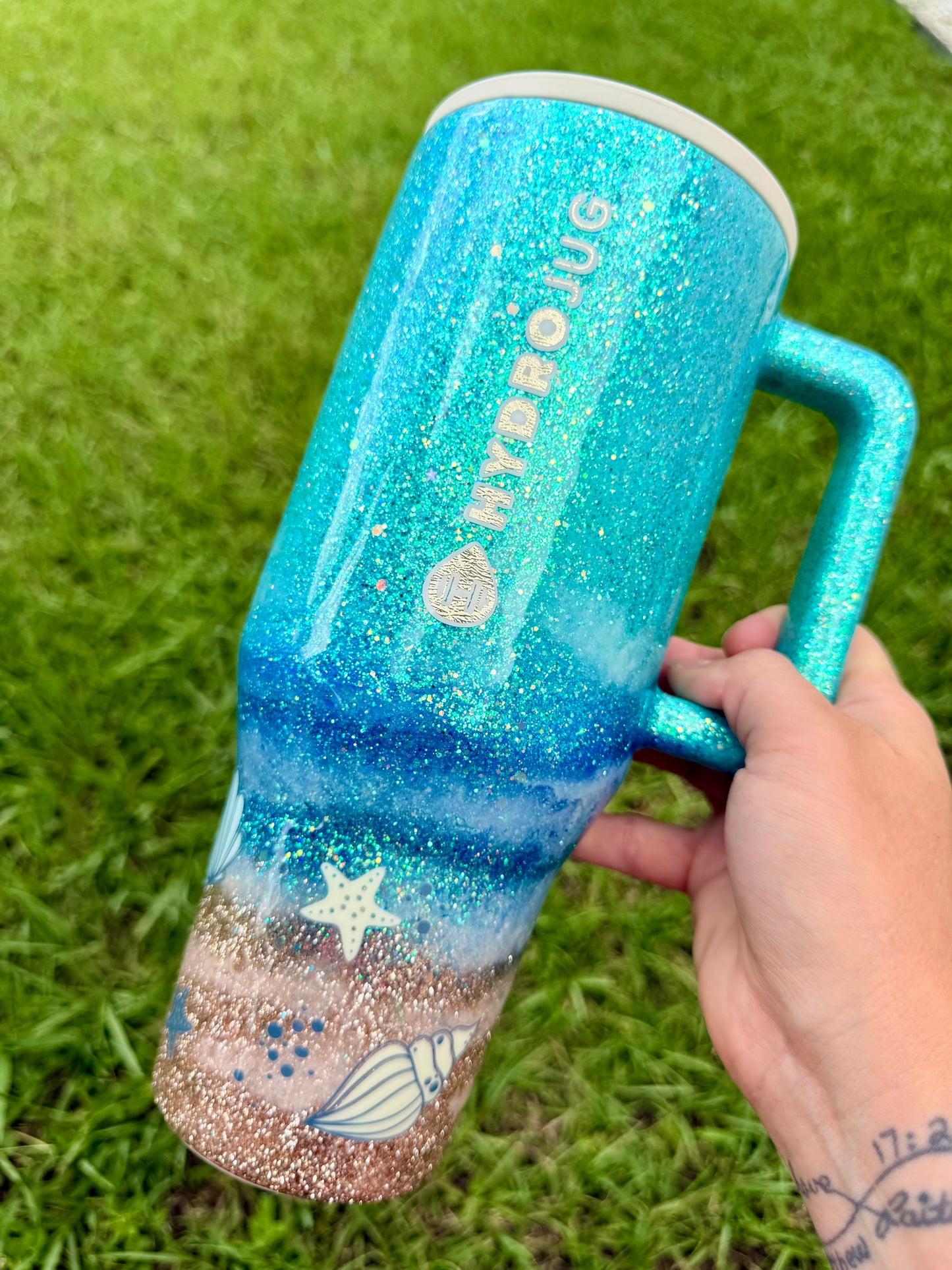 Blue Beach Waves Glitter Tumbler