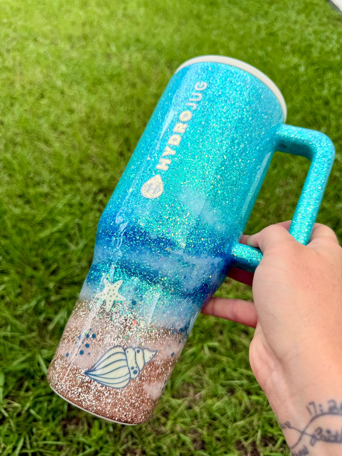 Blue Beach Waves Glitter Tumbler