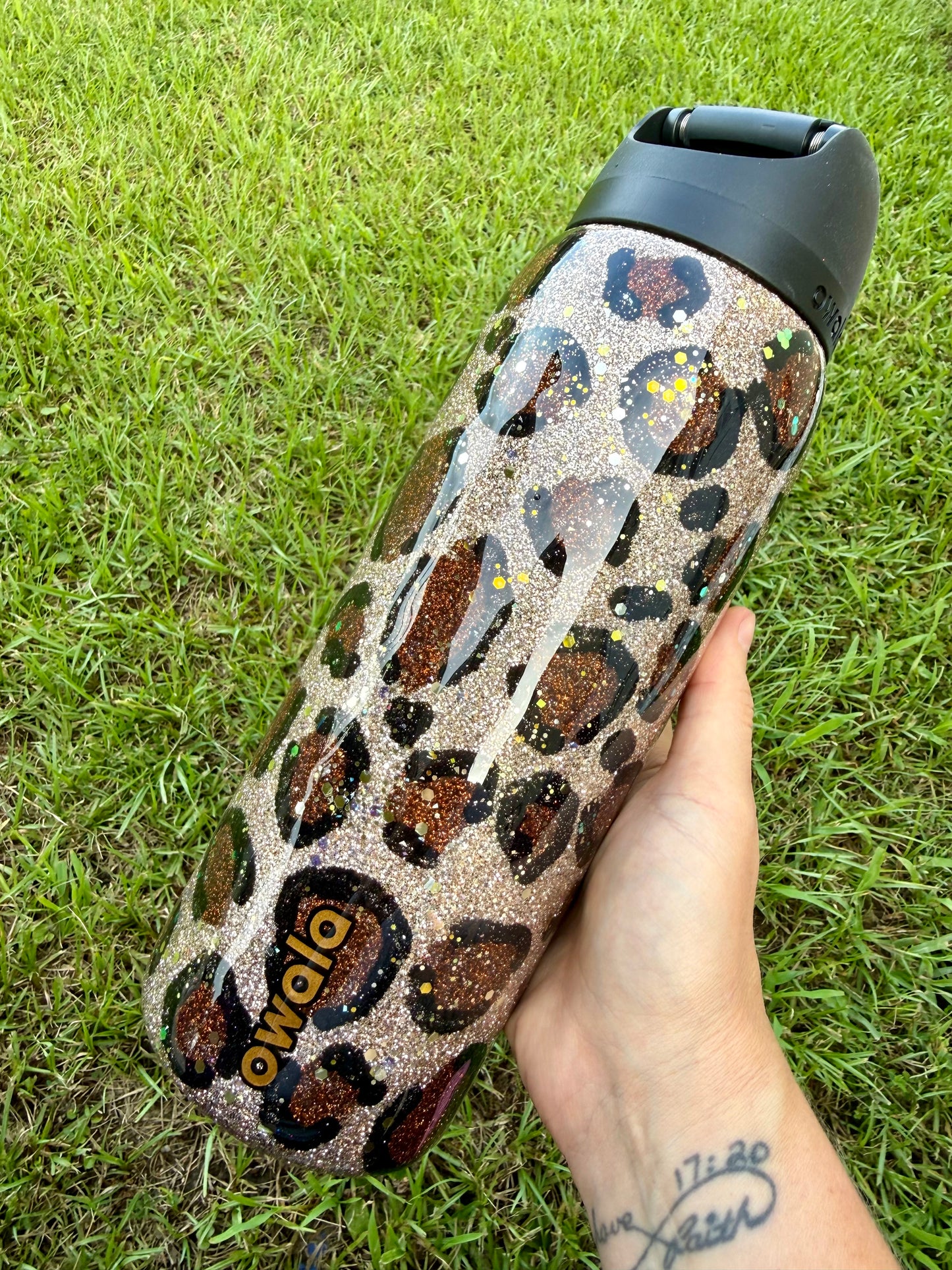 Hand Painted Leopard Glitter Tumbler