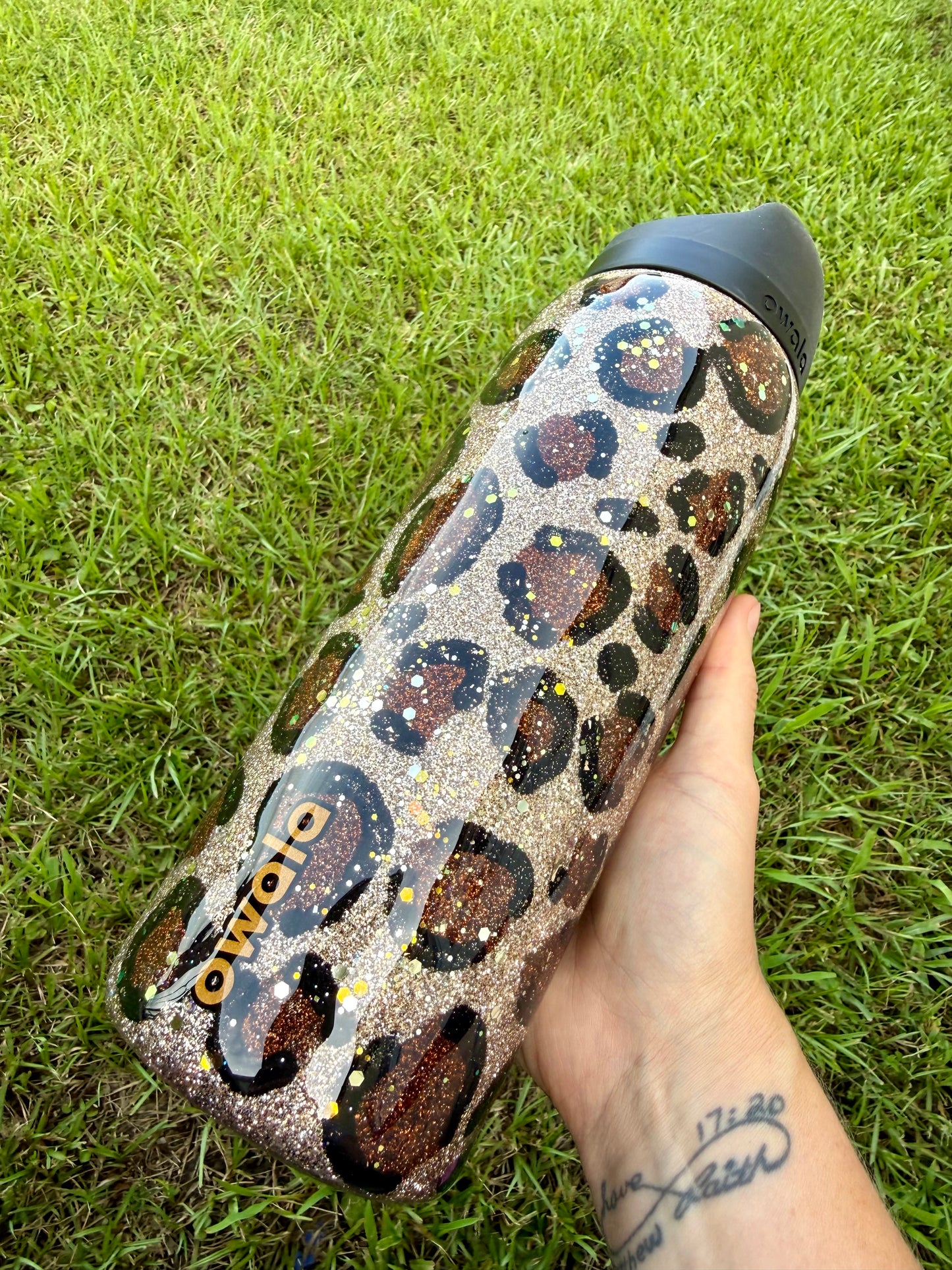 Hand Painted Leopard Glitter Tumbler