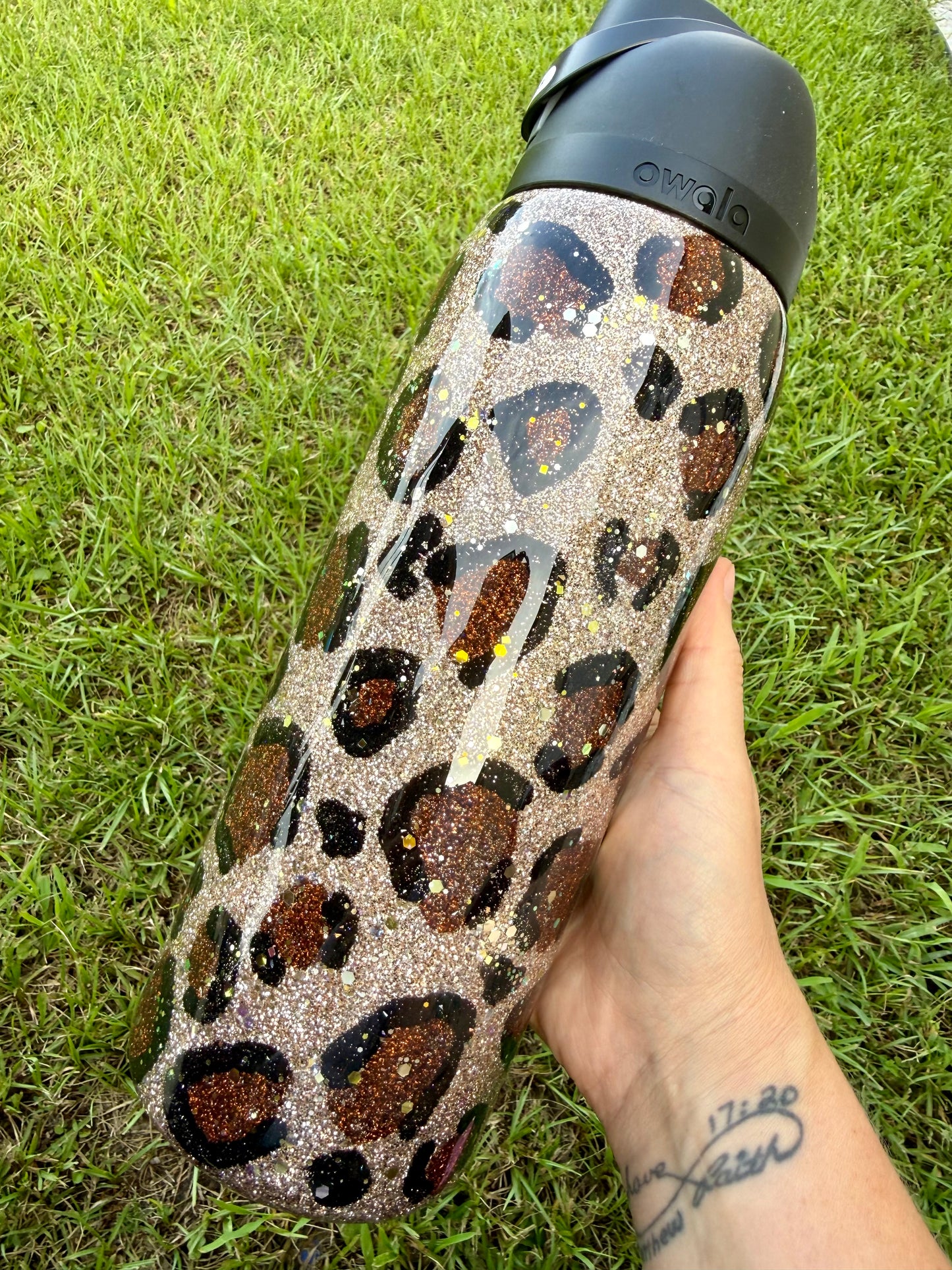 Hand Painted Leopard Glitter Tumbler