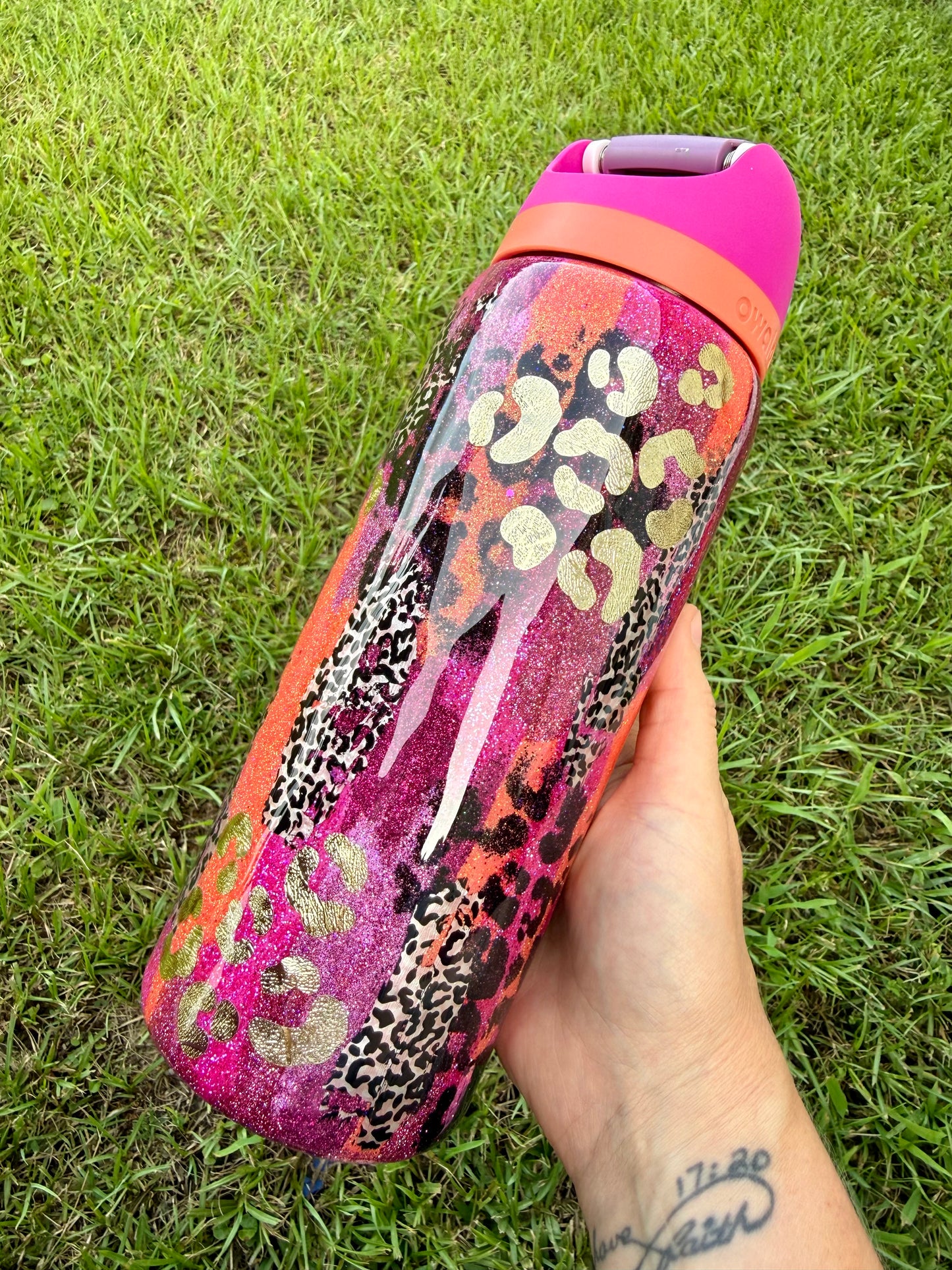 32oz Owala Abstract Brushstroke Glitter Tumbler