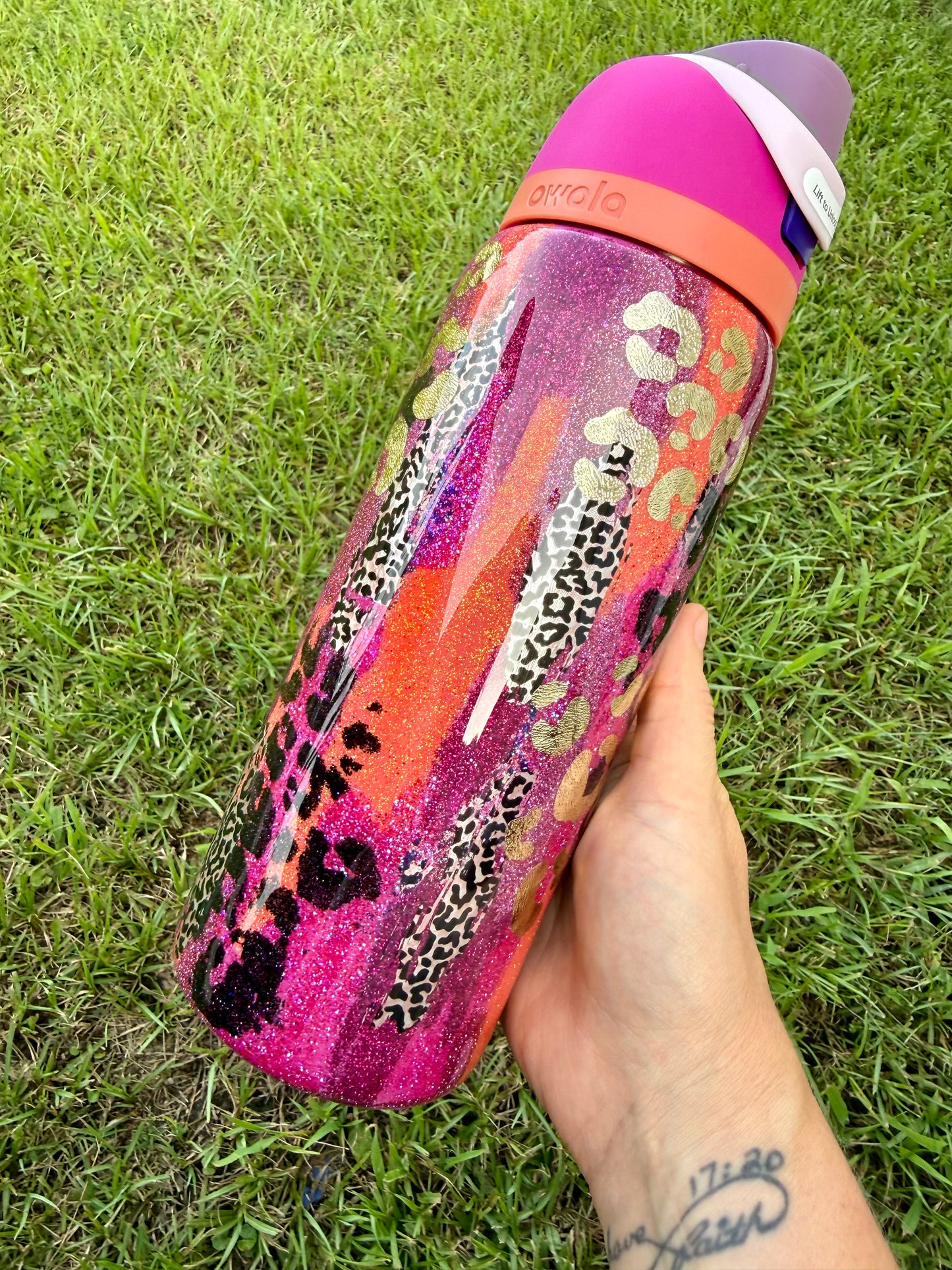 32oz Owala Abstract Brushstroke Glitter Tumbler