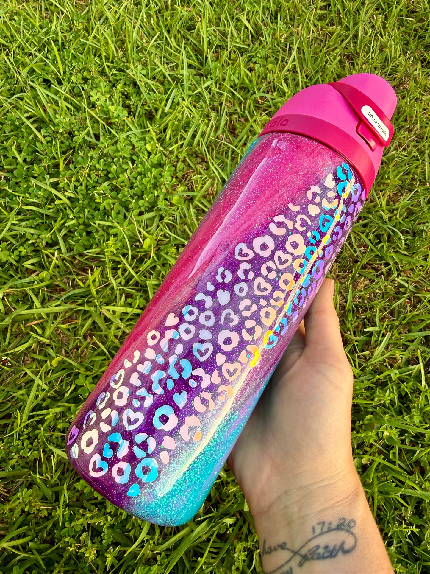 Holographic Leopard Swirl Glitter Tumbler