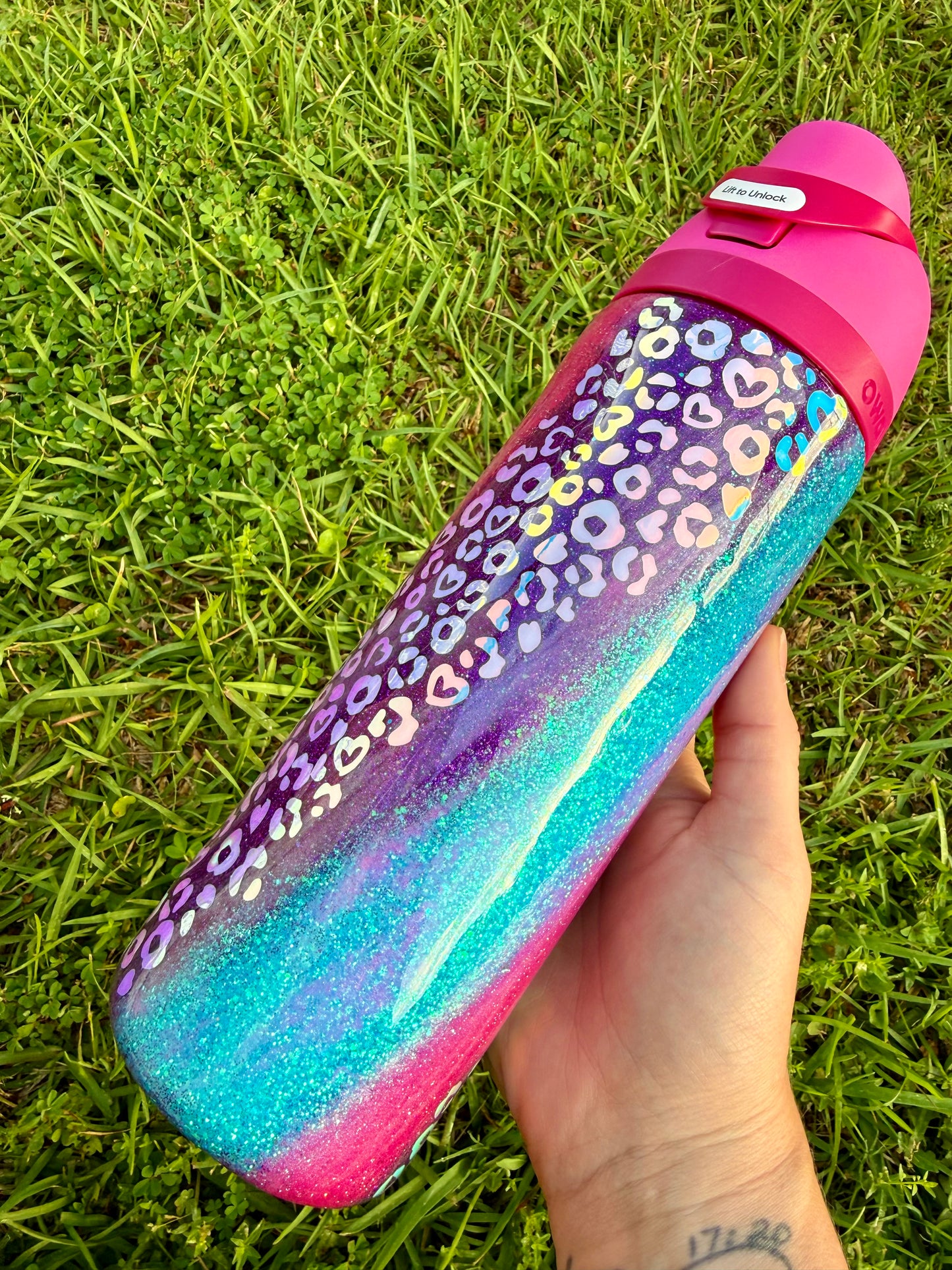 Holographic Leopard Swirl Glitter Tumbler