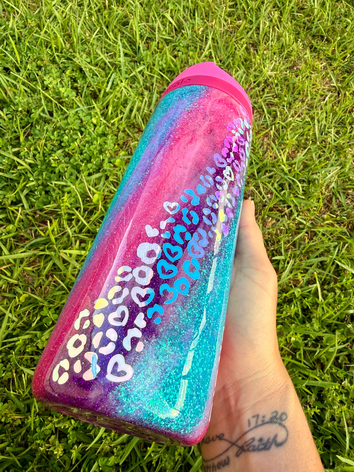 Holographic Leopard Swirl Glitter Tumbler