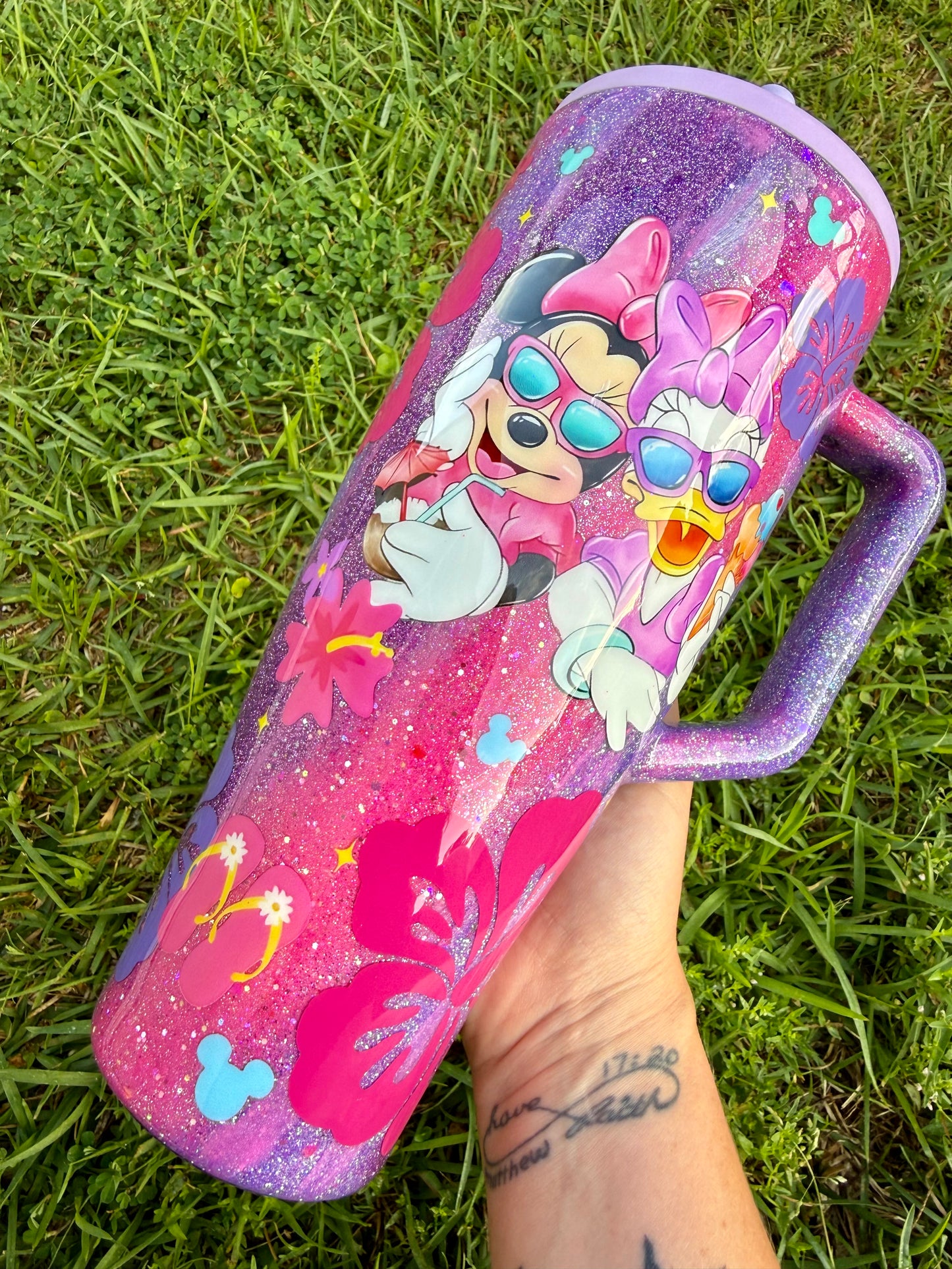 Minnie and Daisy Summer Glitter Tumbler
